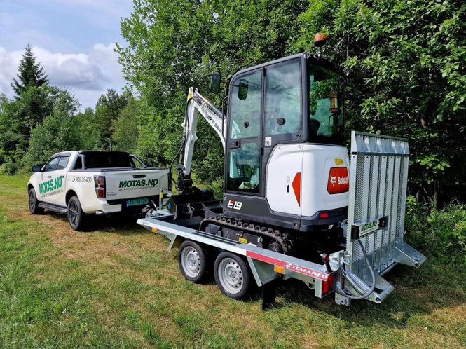 Hovedbilde Bobcat E19 med maskinhenger
